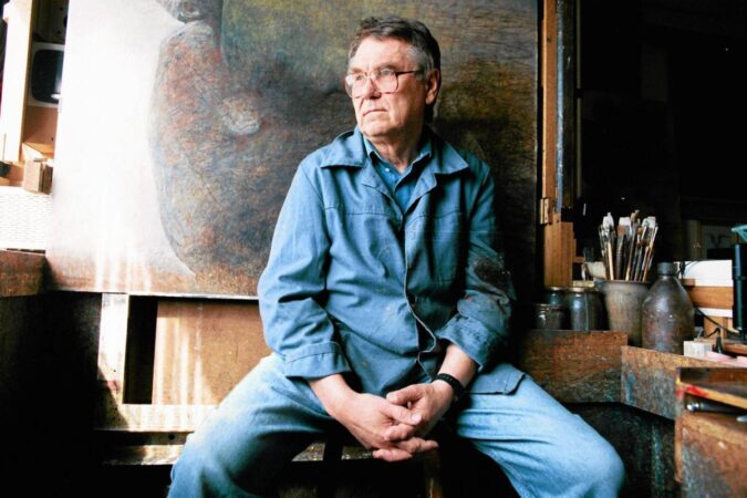 Zdzisław Beksiński w swoim mieszkaniu